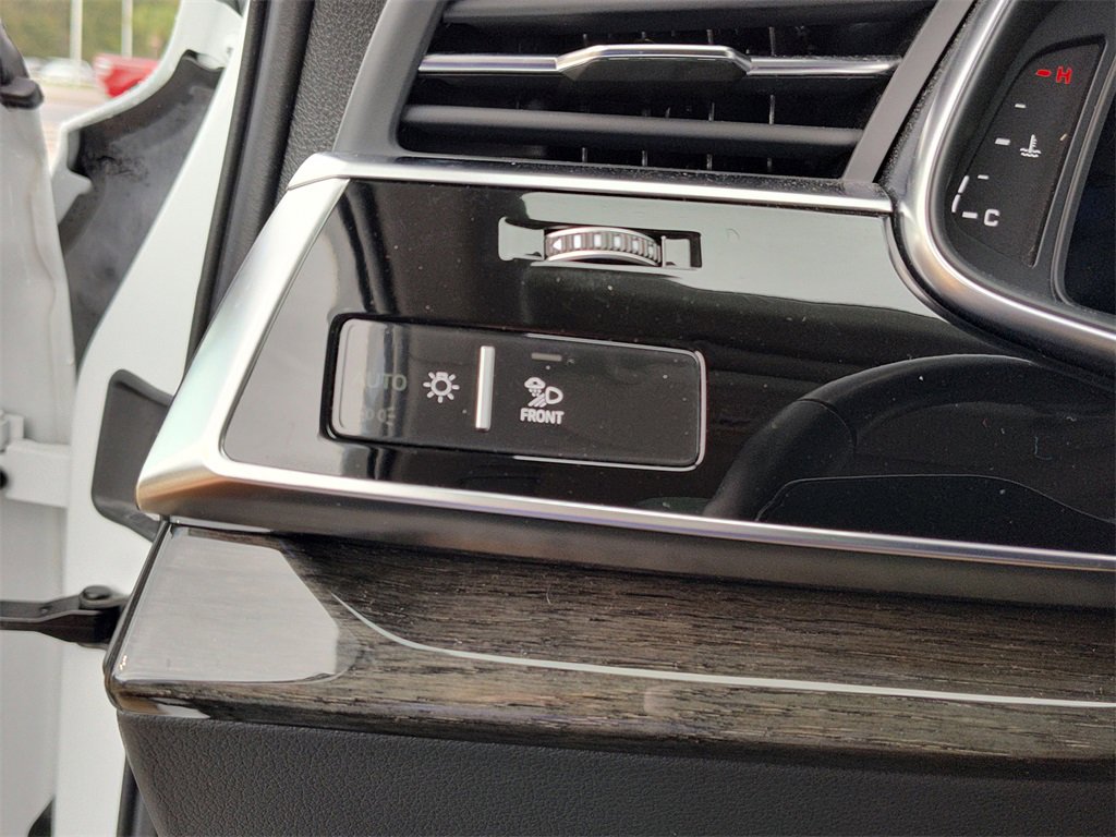 Used 2023 Audi Q7 3.0T Prestige image 26