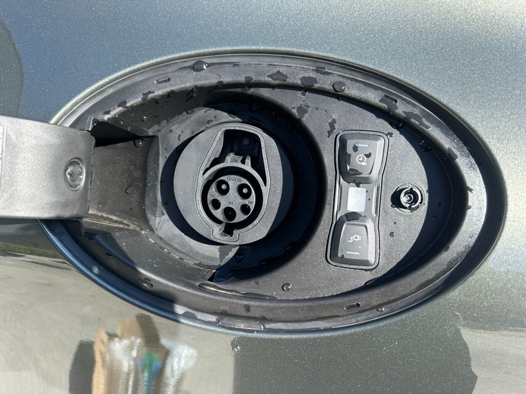 Used 2026 Porsche Panamera 4 image 40