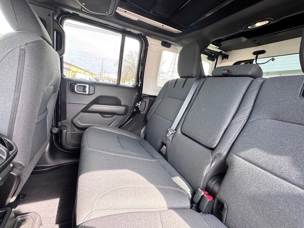 Certified 2025 Jeep Wrangler Unlimited Sahara w/ Safety Group image 16