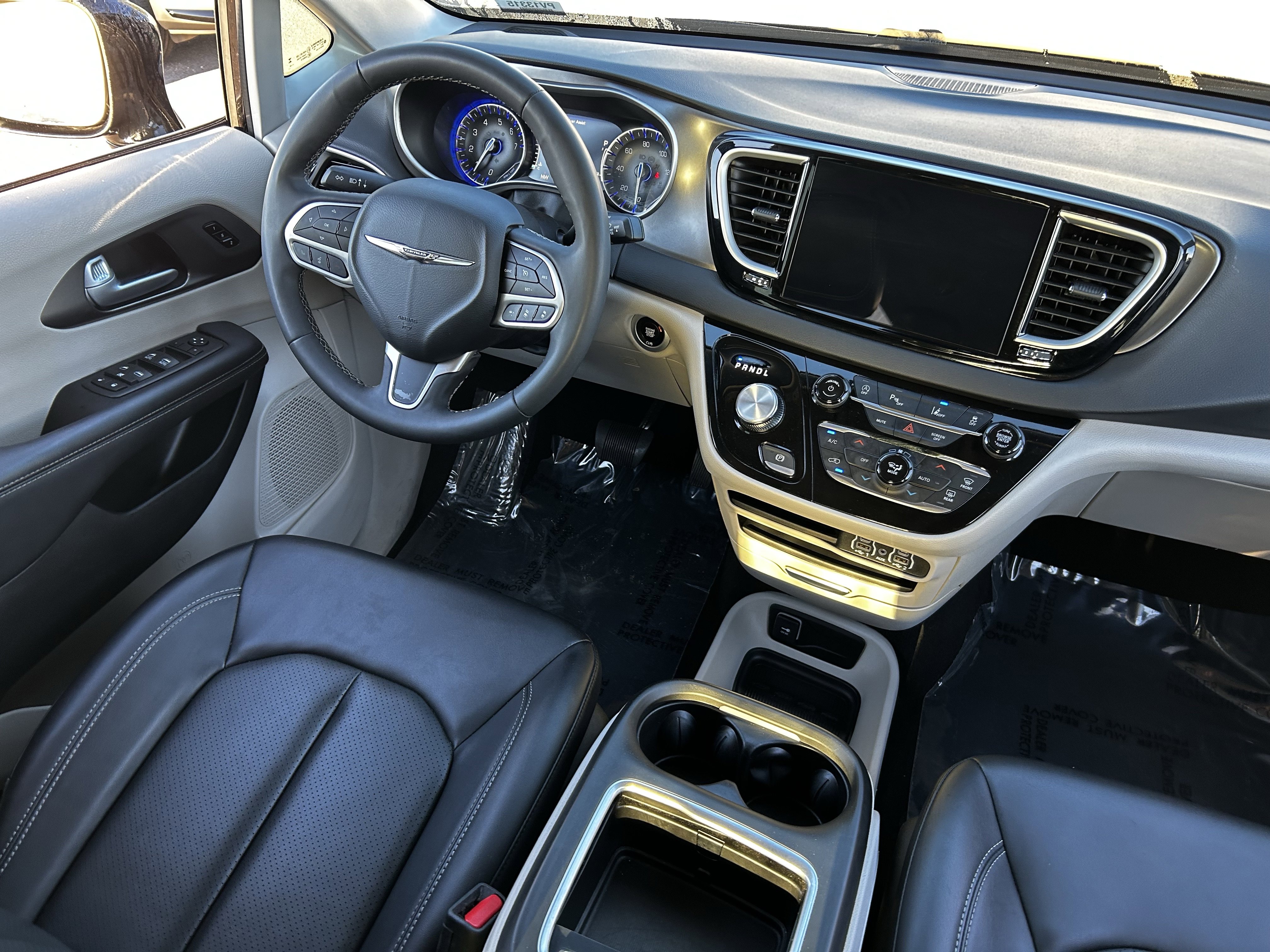 Certified 2024 Chrysler Pacifica Touring-L image 13