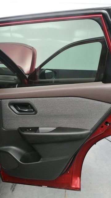 Used 2023 Nissan Rogue S FWD image 9