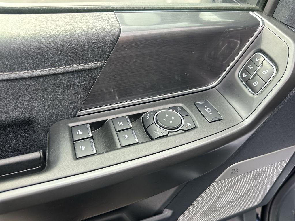 Used 2025 Ford F150 Lariat w/ Equipment Group 501A Mid image 13