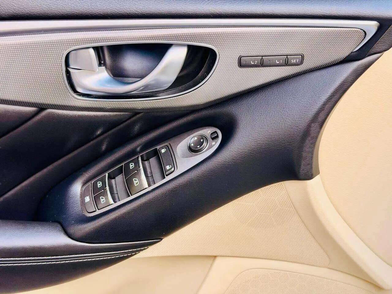 Used 2016 INFINITI Q50 3.0t Premium w/ 3.0T Premium Plus Package image 16