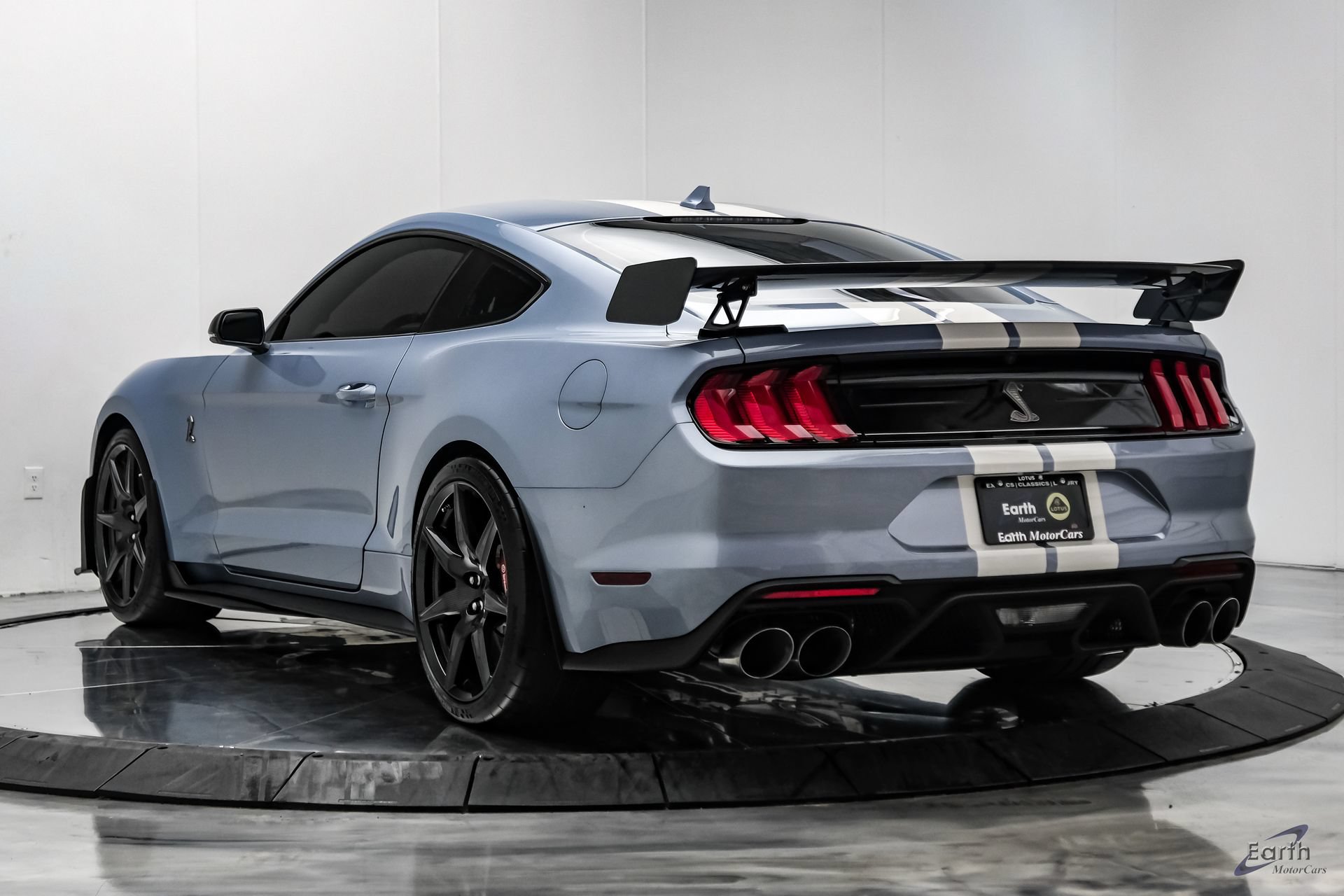 Used 2022 Ford Mustang Shelby GT500 w/ Carbon Fiber Track Pack RWD image 13