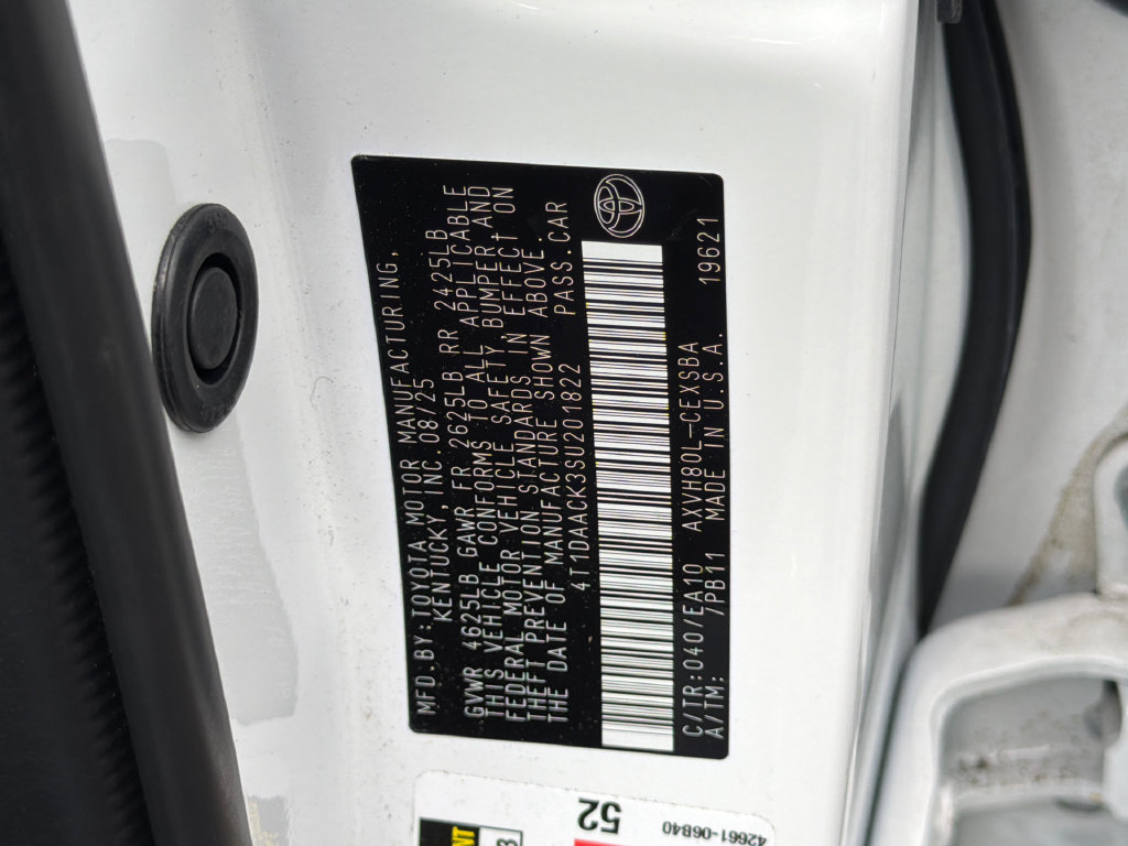 Used 2025 Toyota Camry SE FWD image 33