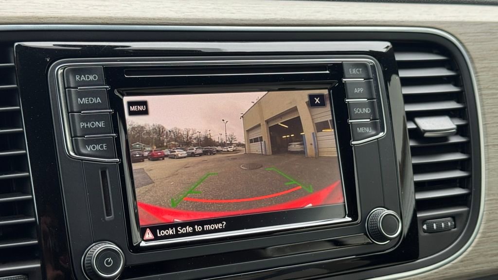 Used 2018 Volkswagen Beetle 2.0T Coast image 22