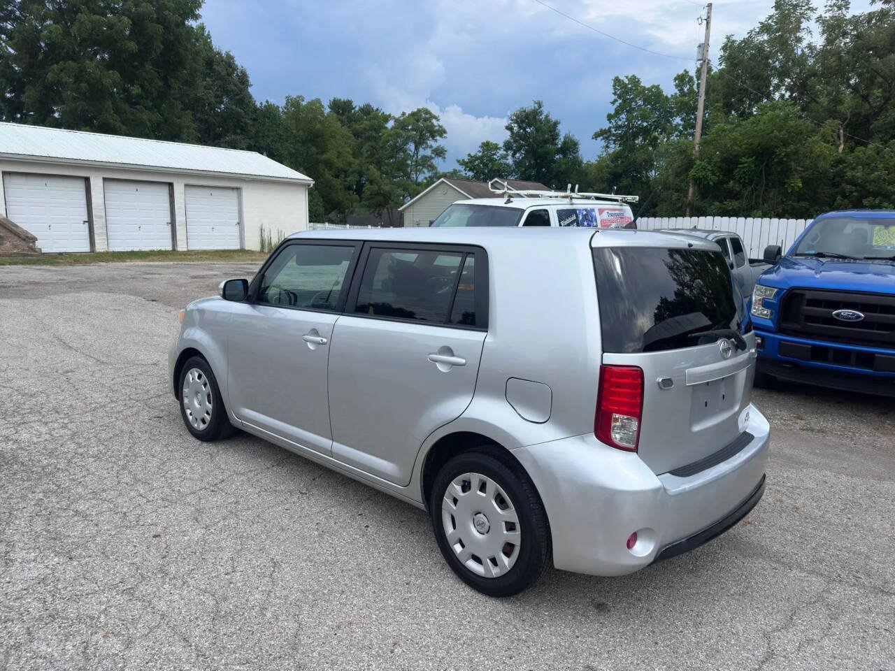 Used 2014 Scion xB FWD image 8