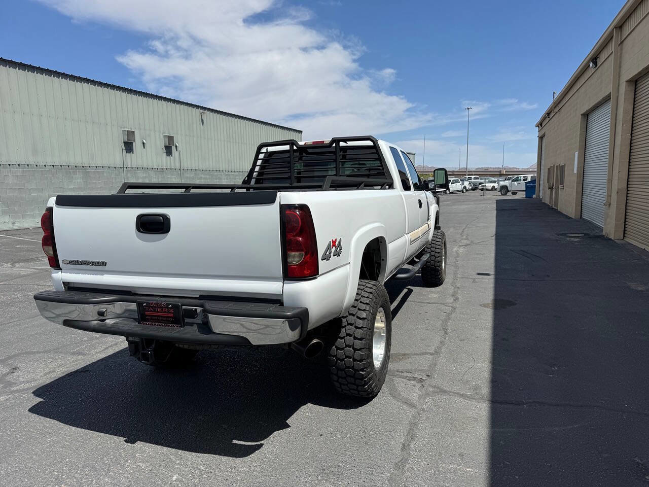 Used 2006 Chevrolet Silverado 2500 W/T w/ Skid Plate Package AWD/4WD image 11