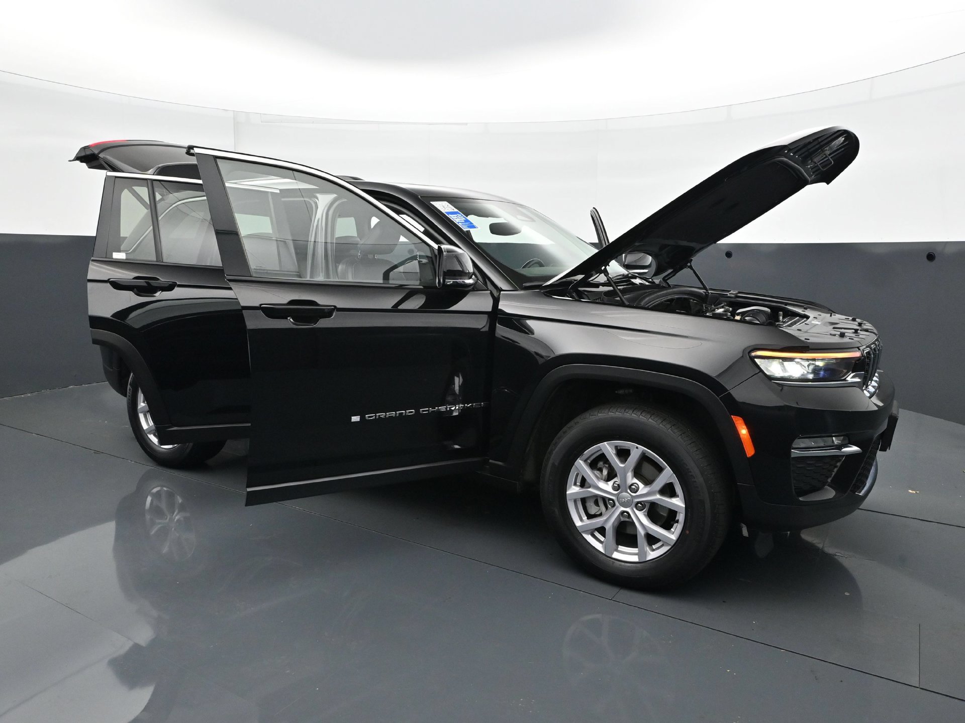 Used 2022 Jeep Grand Cherokee Limited AWD/4WD image 38