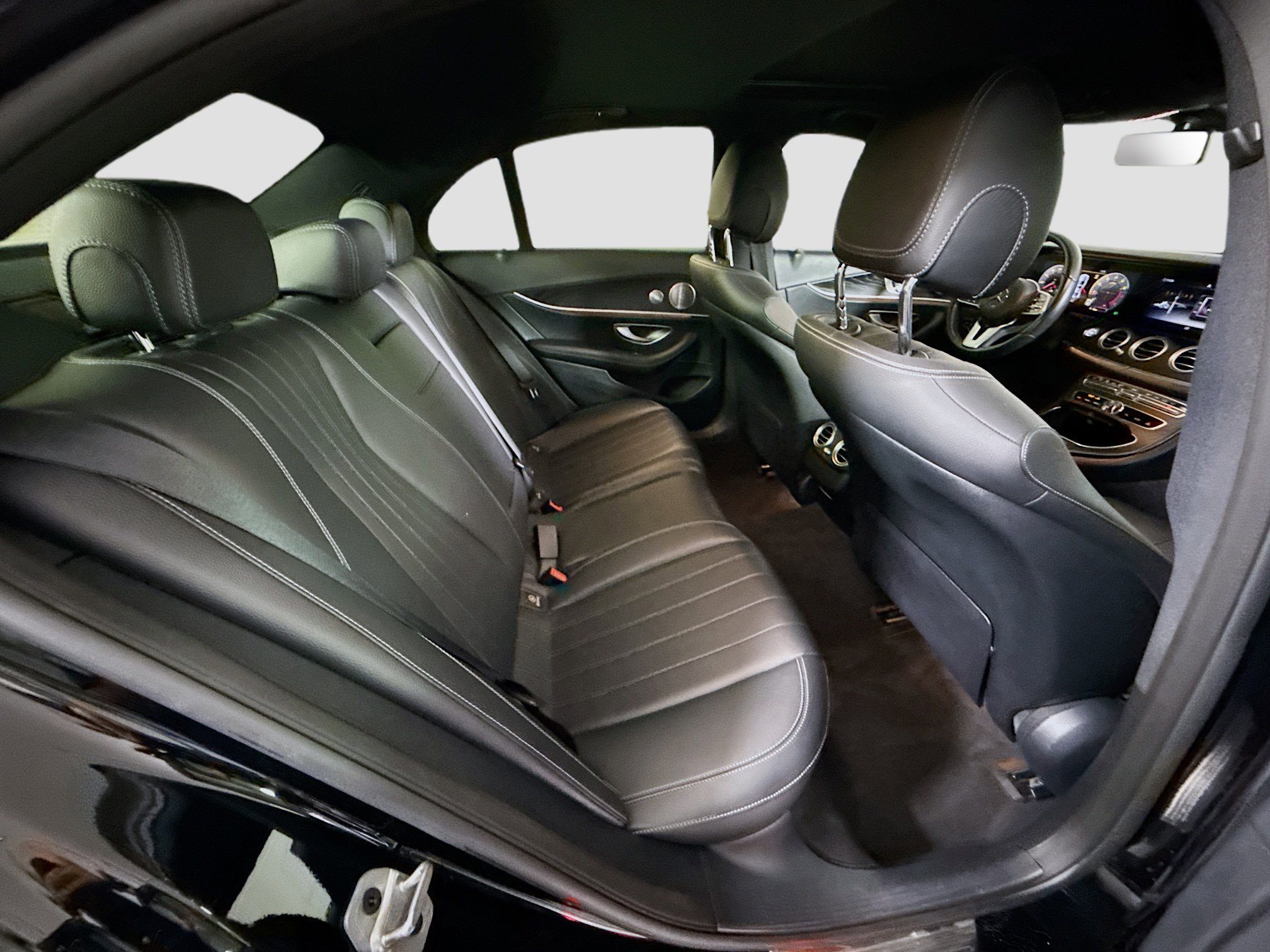 Used 2020 Mercedes-Benz E 350 Sedan w/ Premium Package image 27