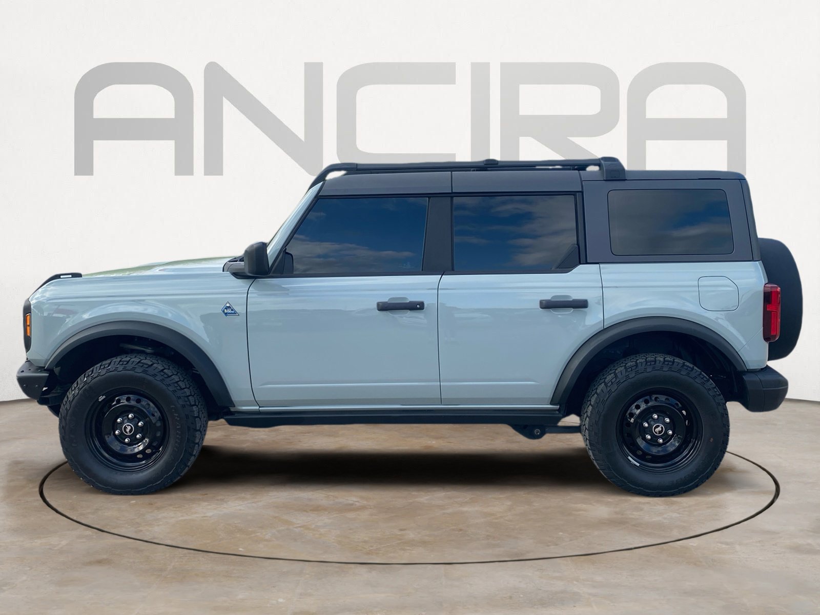 Used 2021 Ford Bronco Black Diamond image 7