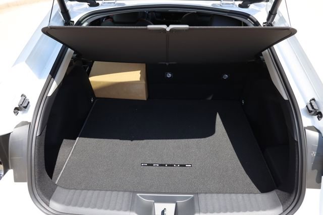 New 2026 Toyota Prius Plug-In Hybrid FWD image 11