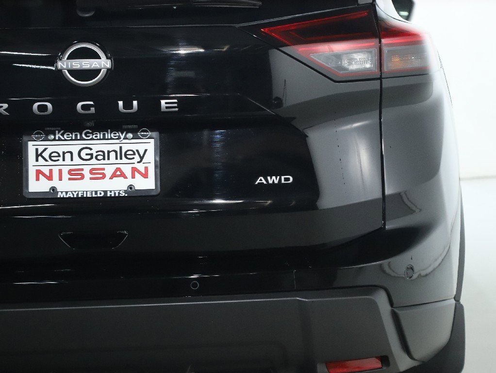 Certified 2026 Nissan Rogue SV image 43