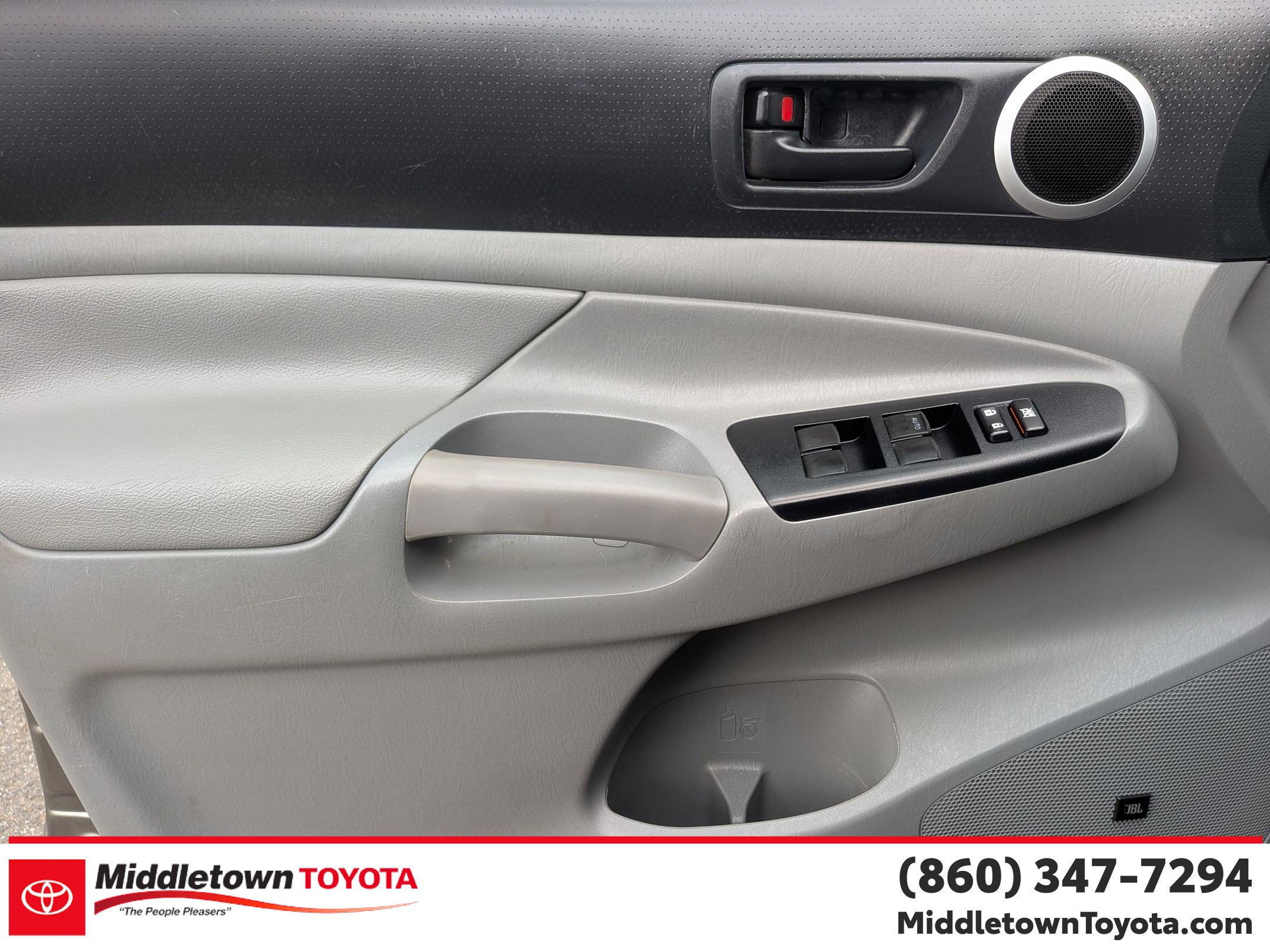 Used 2015 Toyota Tacoma 4x4 Double Cab w/ Limited Package image 10