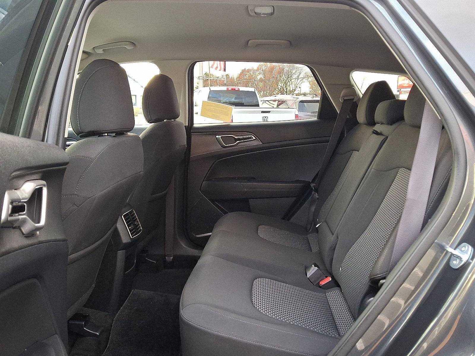 Used 2023 Kia Sportage LX image 10