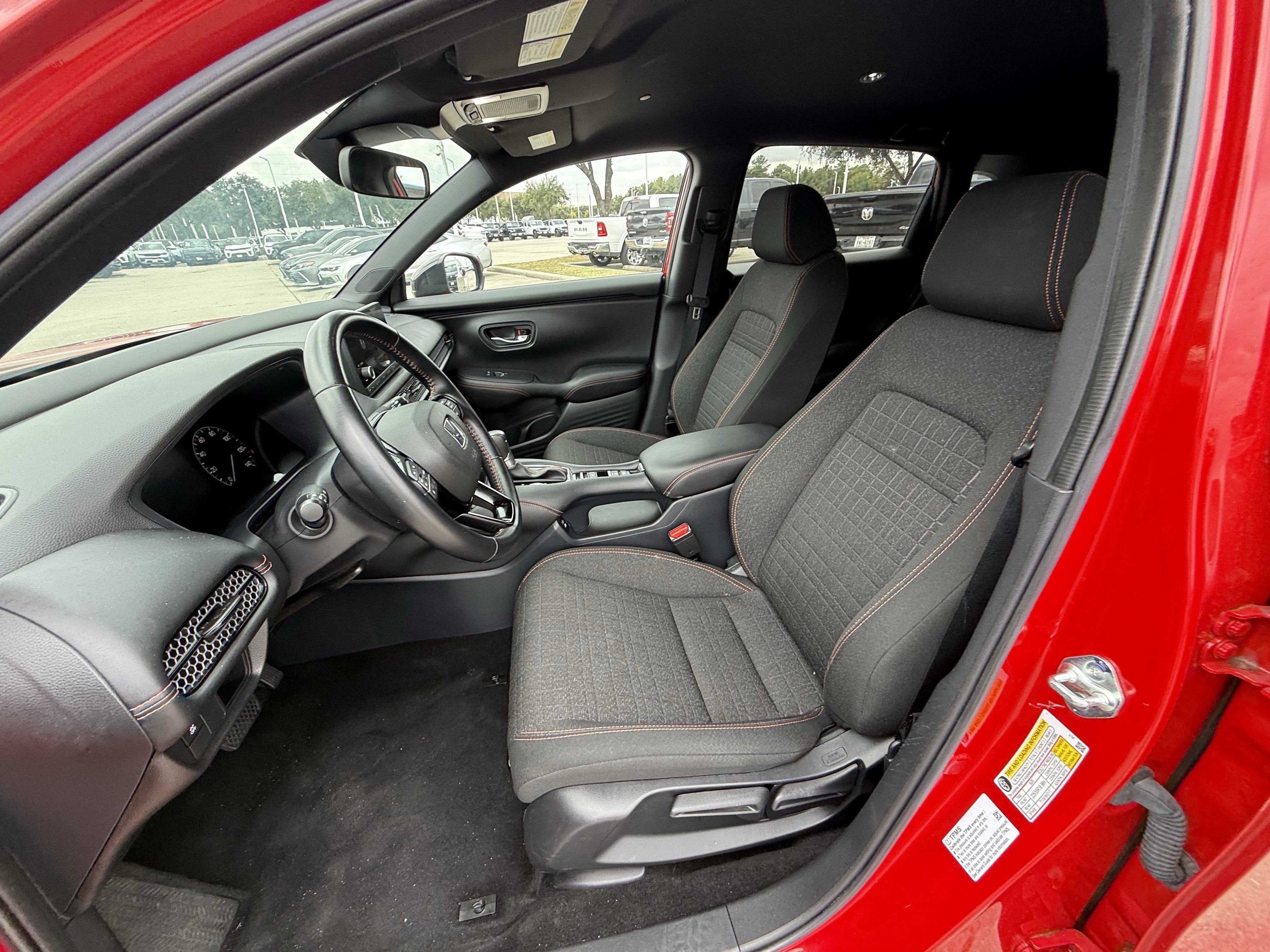 Used 2025 Honda HR-V Sport image 28