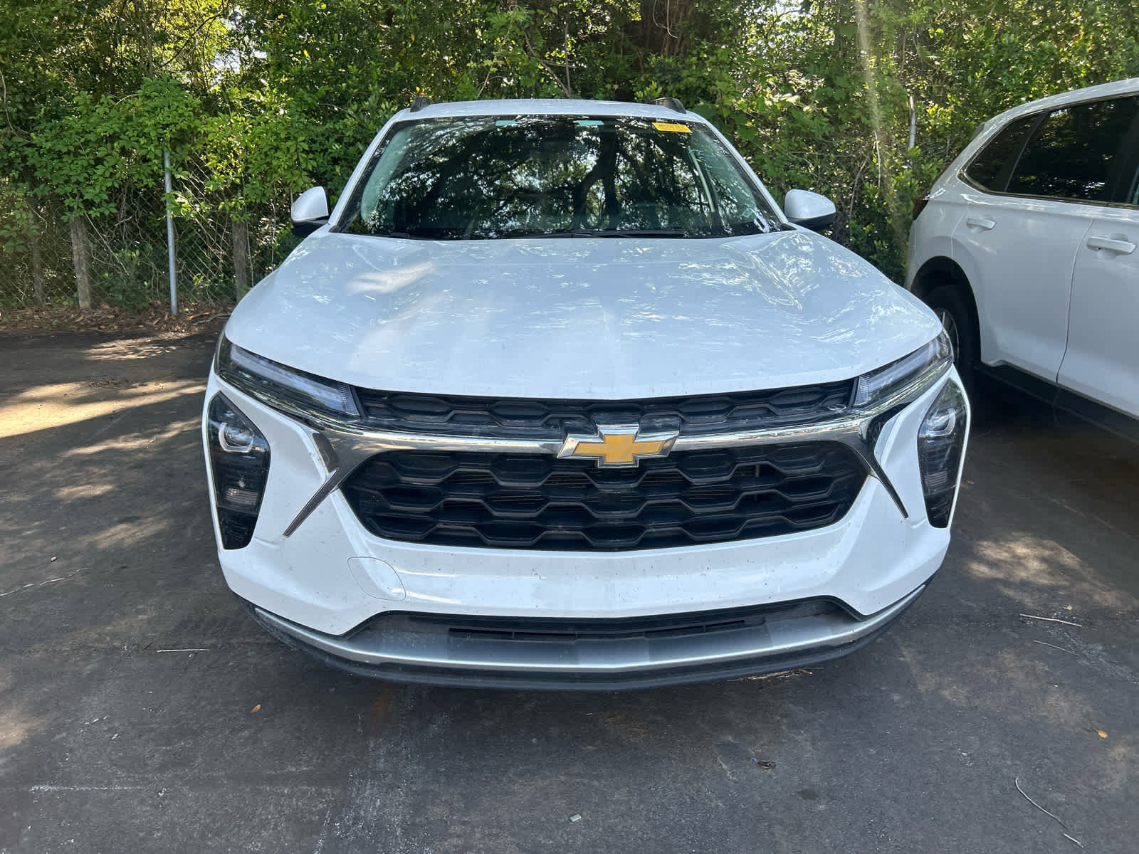 Used 2025 Chevrolet Trax LT w/ LT Convenience Package FWD image 2
