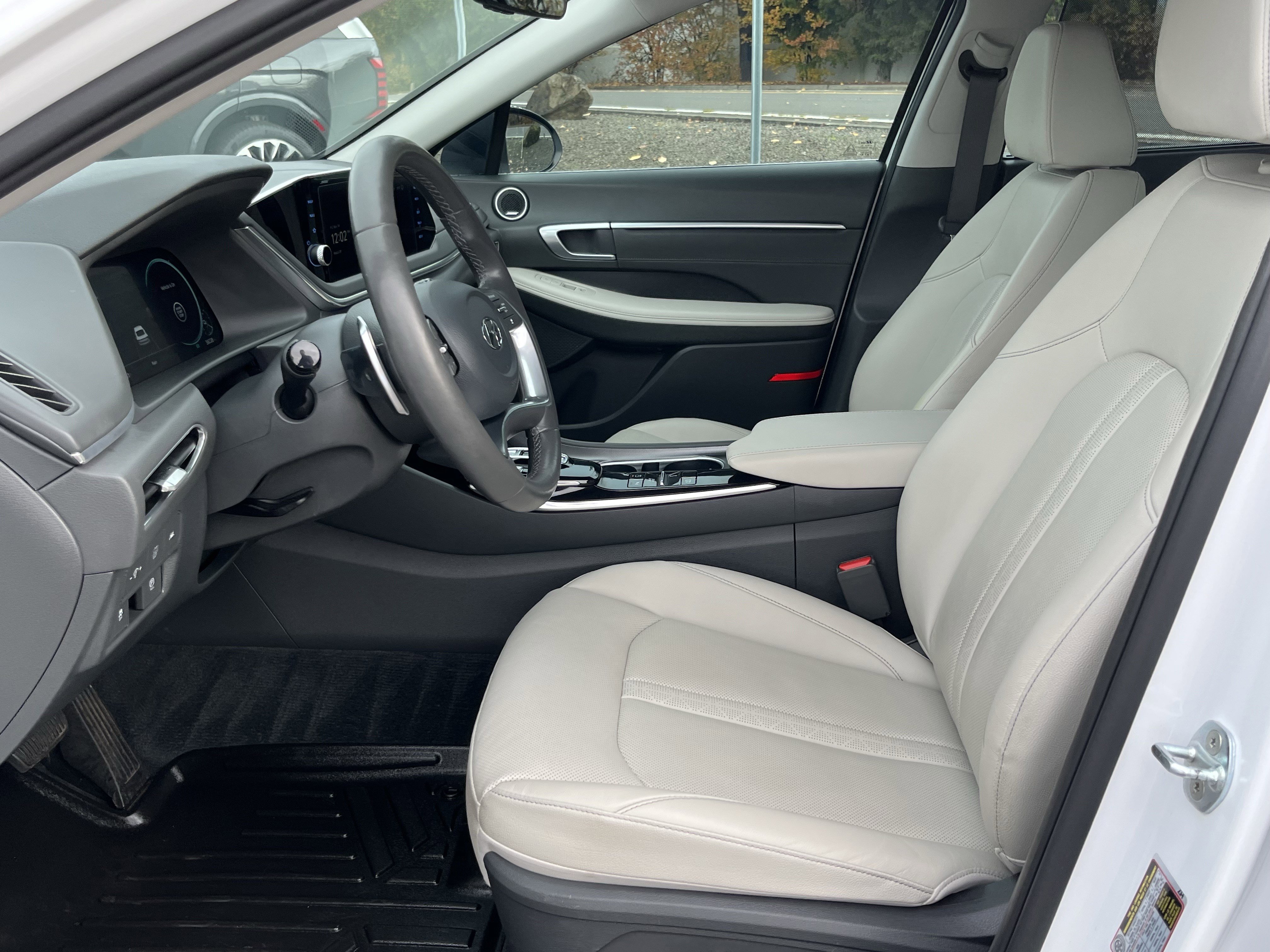 Used 2021 Hyundai Sonata Limited w/ Cargo Package image 10