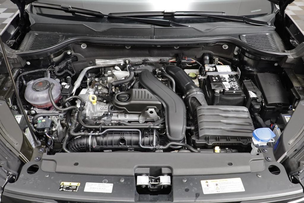 New 2026 Volkswagen Taos SE AWD/4WD image 24