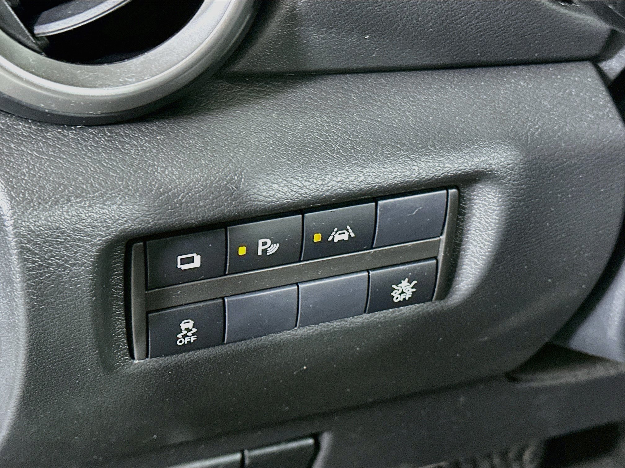 Used 2025 Nissan Versa S FWD image 17