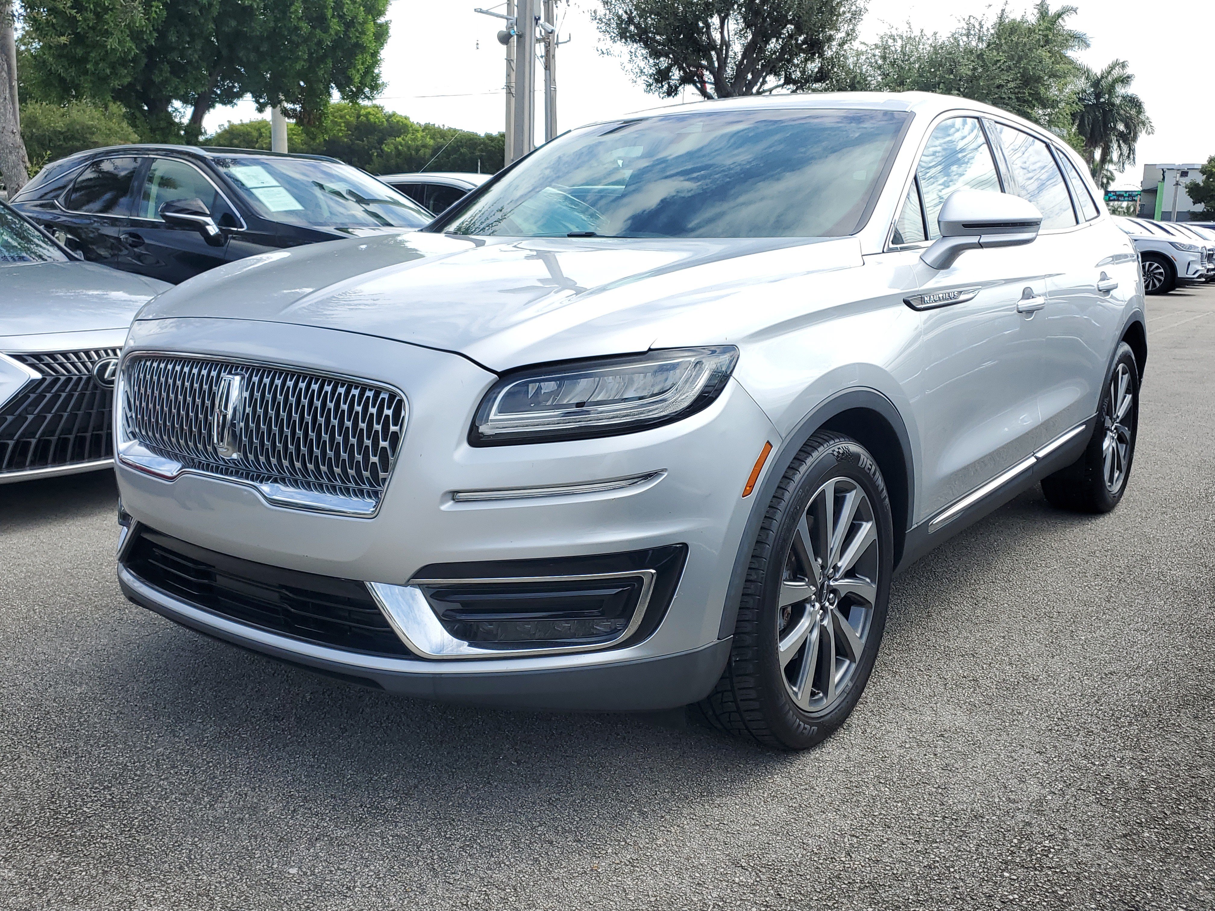 Certified 2019 Lincoln Nautilus Select FWD image 3