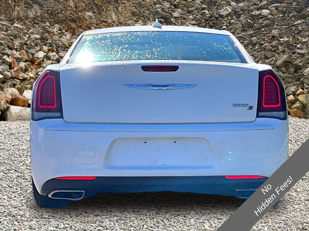 Used 2019 Chrysler 300 S RWD image 4