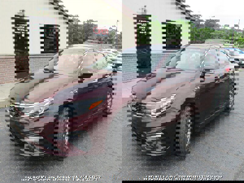 Used 2020 Kia Optima LX image 3