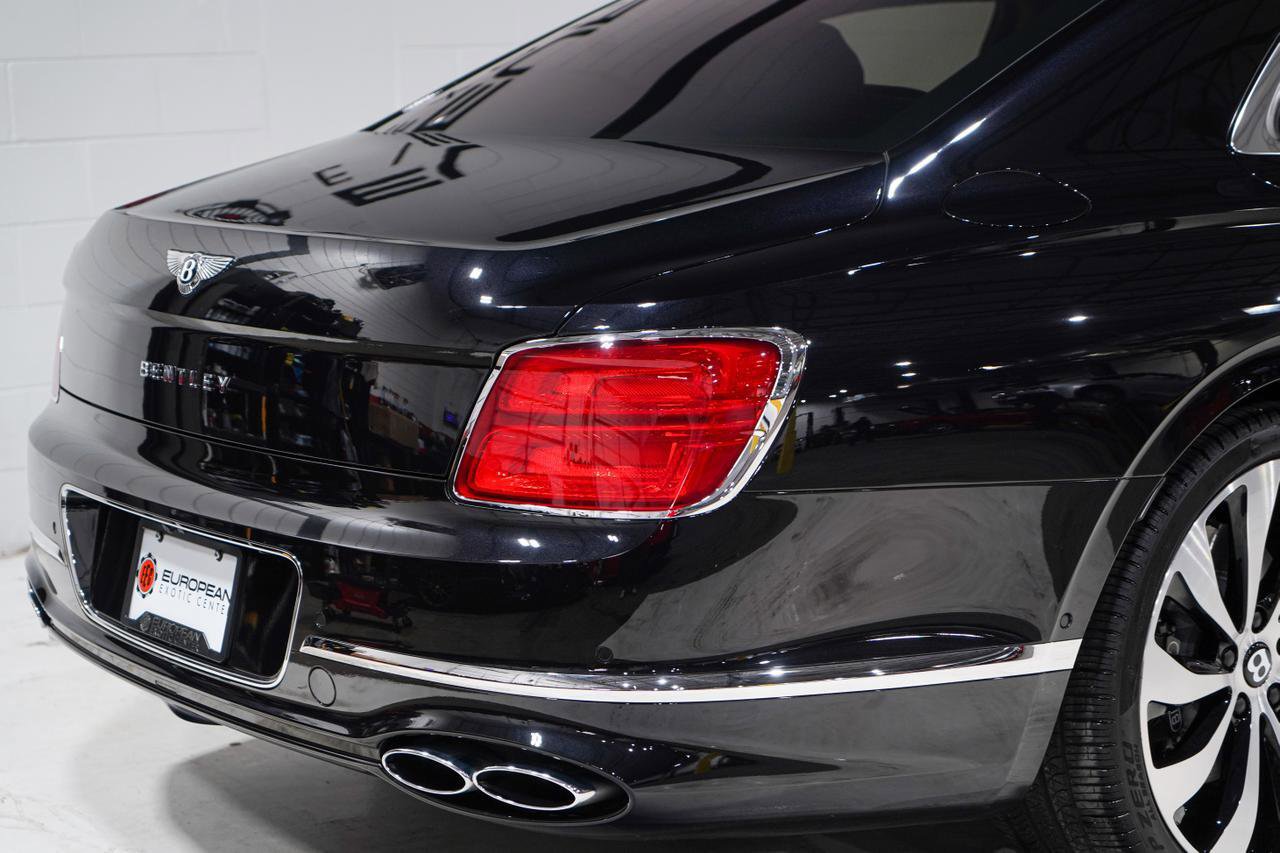Used 2022 Bentley Flying Spur V8 image 23