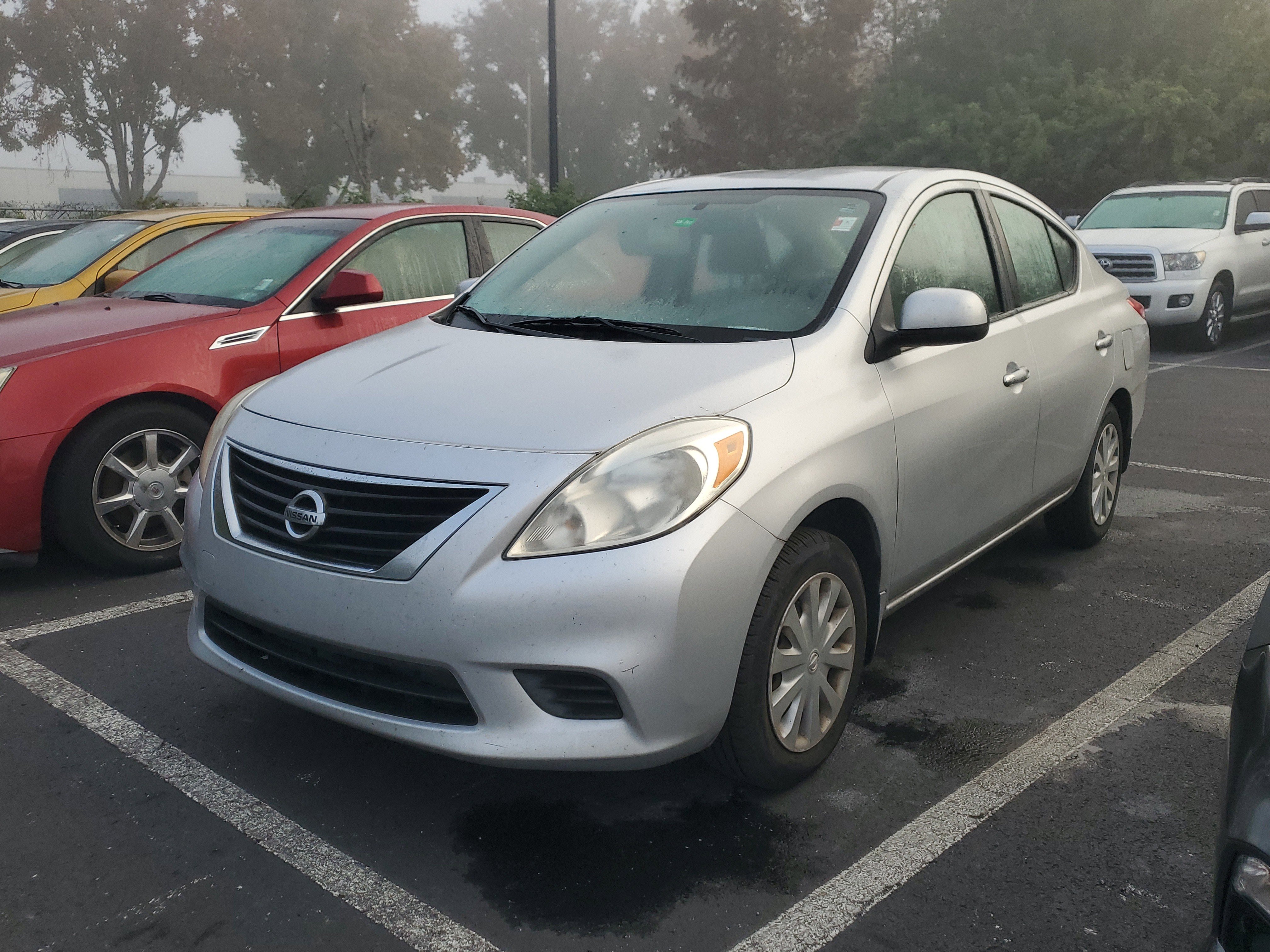 Used 2012 Nissan Versa SV w/ Convenience Pkg image 3