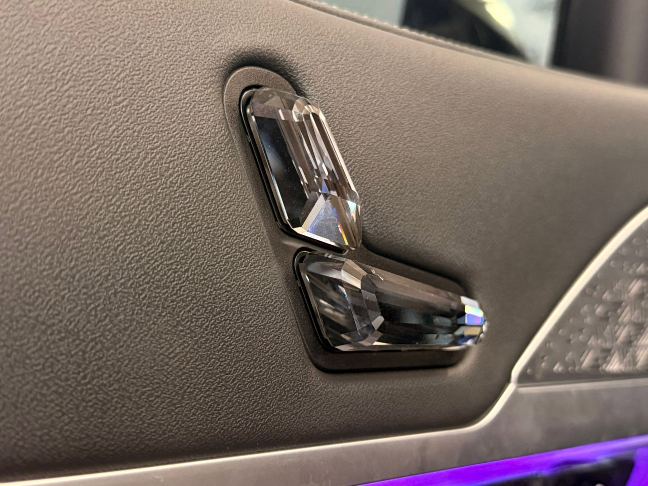 Used 2023 BMW 760i xDrive w/ Executive Package image 13