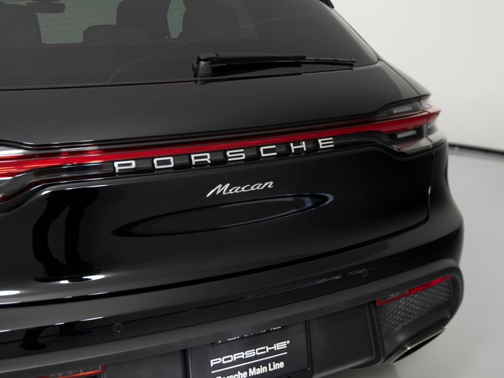 Certified 2025 Porsche Macan image 36