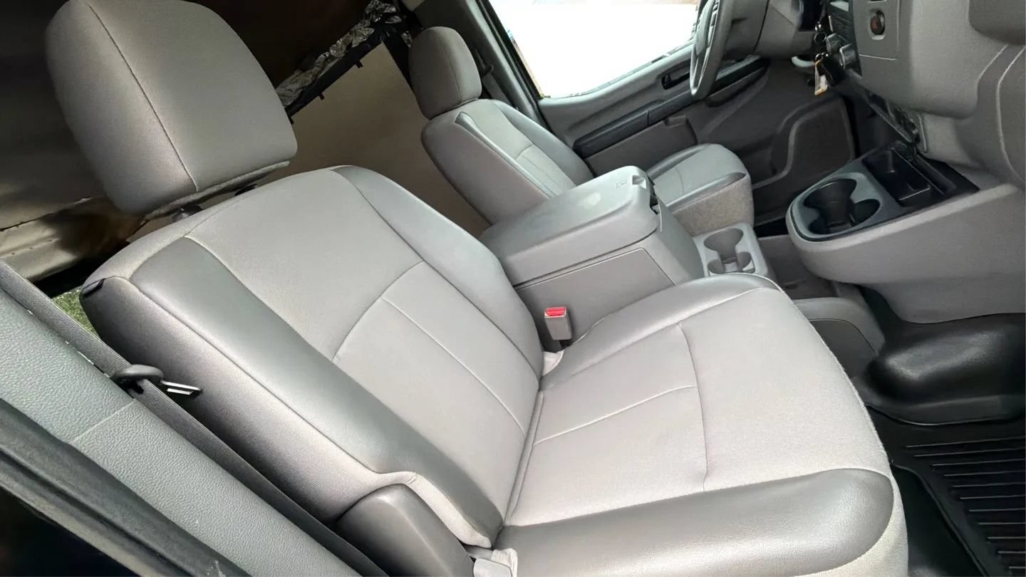 Used 2017 Nissan NV 2500 SV w/ Back Door Glass Package RWD image 17