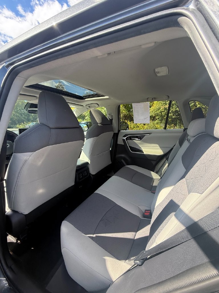 Used 2021 Toyota RAV4 XLE w/ Convenience Package AWD/4WD image 25
