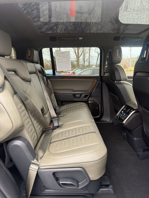 Used 2023 Rivian R1S Adventure image 18