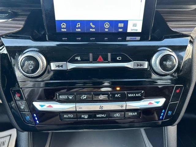 Used 2023 Ford Explorer Limited w/ Limited Technology Package AWD/4WD image 30