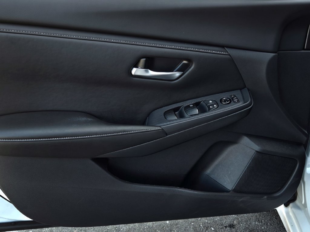 Used 2025 Nissan Sentra SV FWD image 11