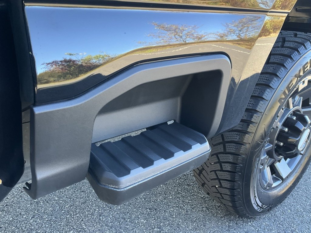 Used 2024 Ford F250 Lariat w/ Sport Appearance Package image 17