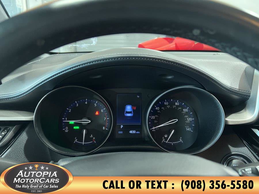Used 2019 Toyota C-HR XLE FWD image 24