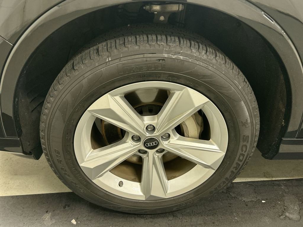 Used 2023 Audi Q7 2.0T Premium w/ Convenience Package image 12