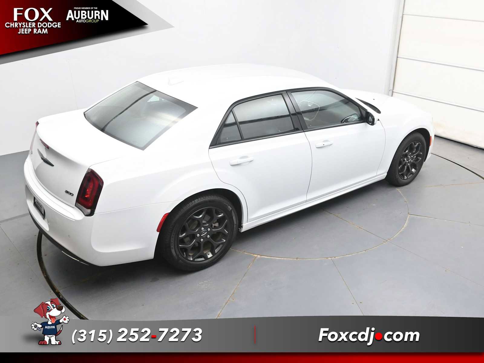 Used 2023 Chrysler 300 Touring L w/ Comfort Group image 30