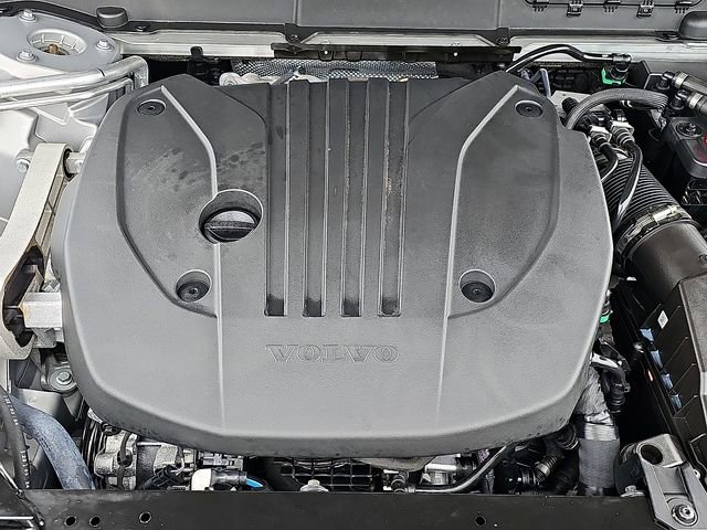 Used 2025 Volvo XC60 B5 Plus w/ Protection Package Premier image 31