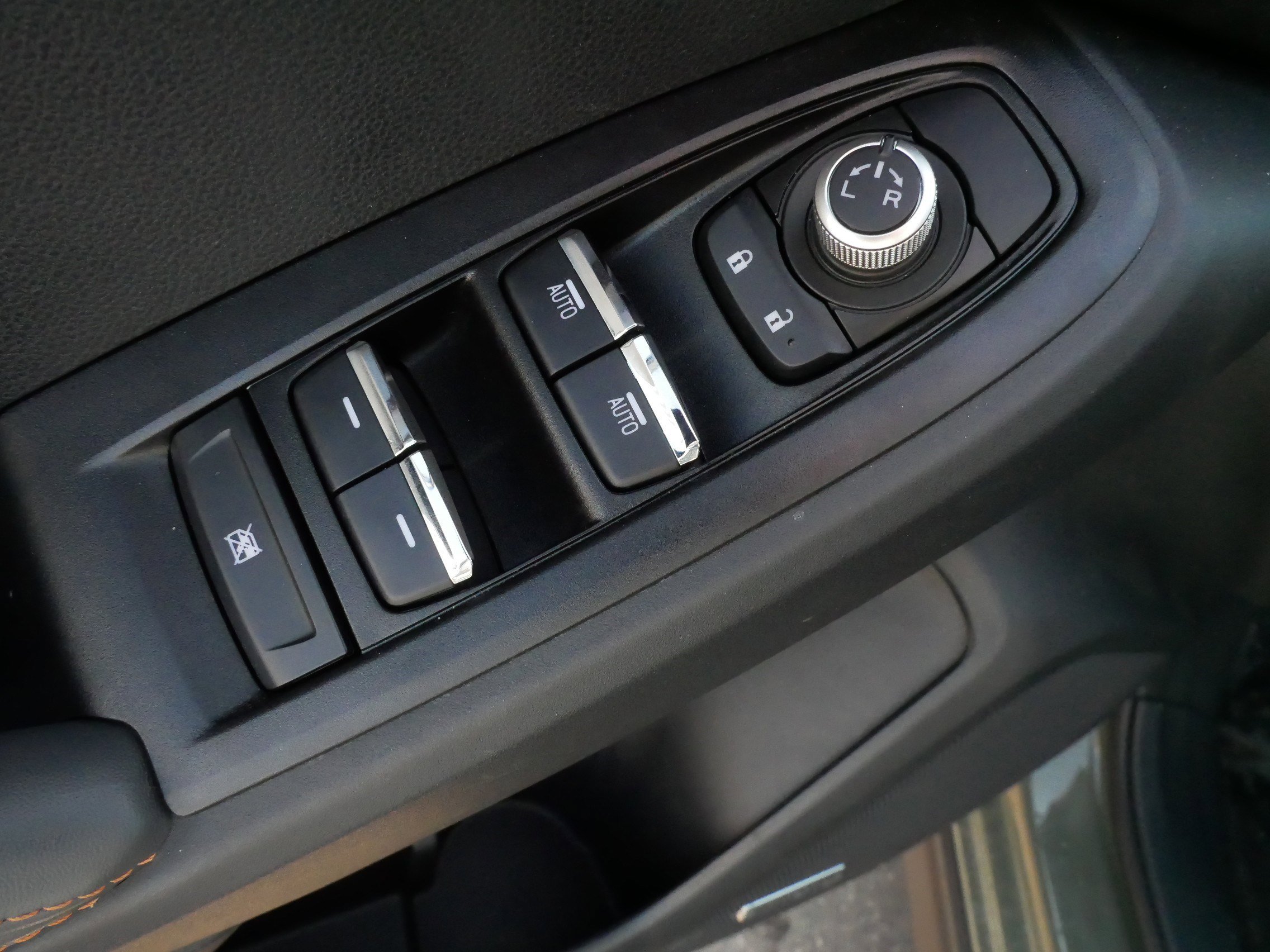 Used 2025 Subaru Crosstrek 2.5i Limited w/ Popular Package #3A image 19