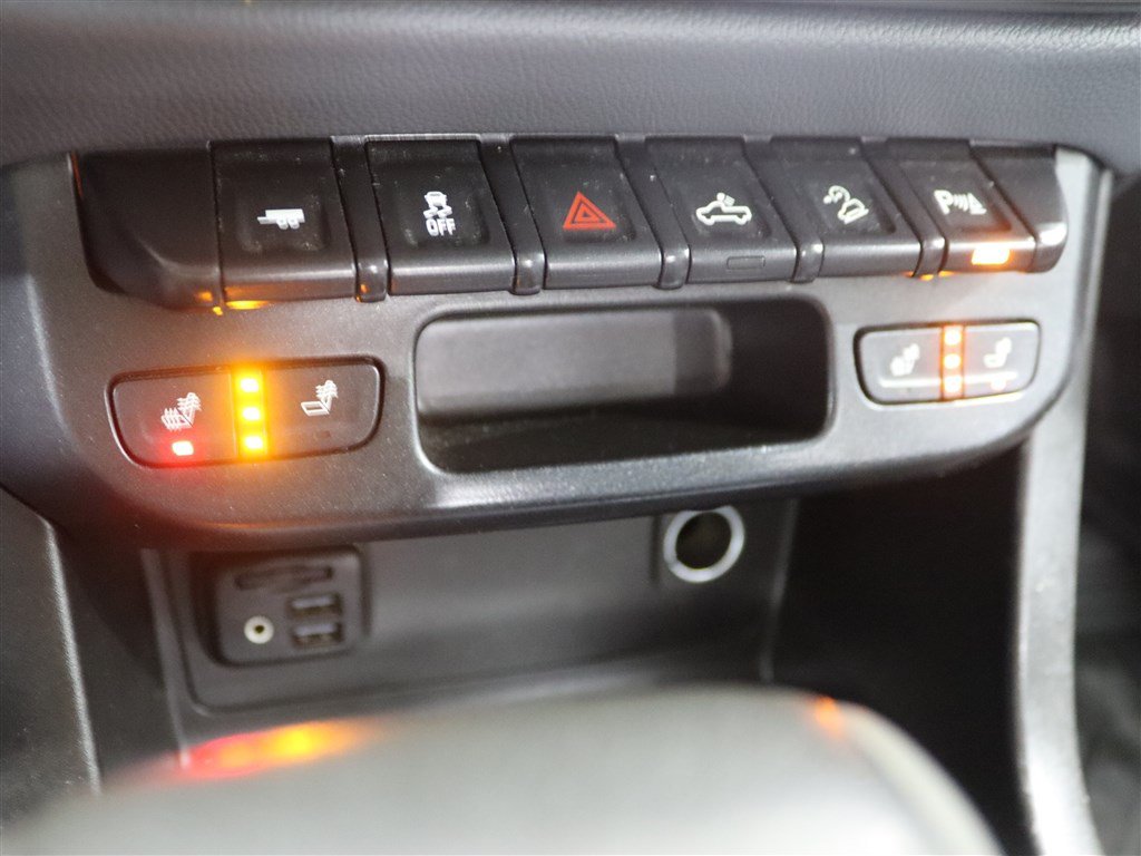 Used 2019 Chevrolet Colorado Z71 AWD/4WD image 38