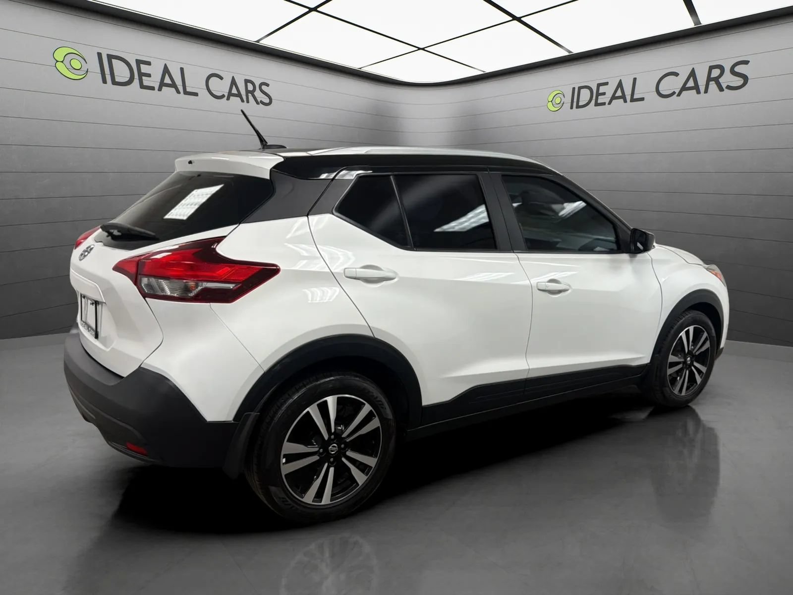 Used 2018 Nissan Kicks SV FWD image 5