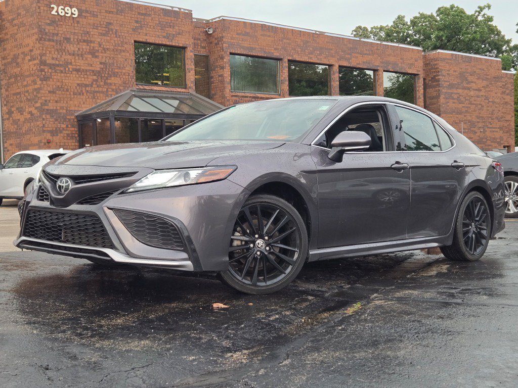 Used 2022 Toyota Camry XSE w/ Navigation Package FWD image 4