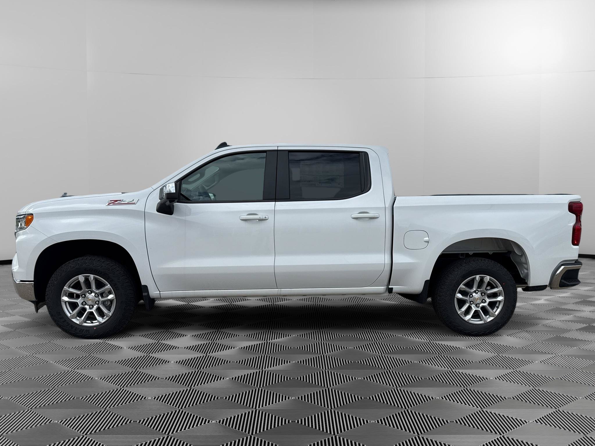 New 2026 Chevrolet Silverado 1500 LT w/ Z71 Off-Road Package AWD/4WD image 2
