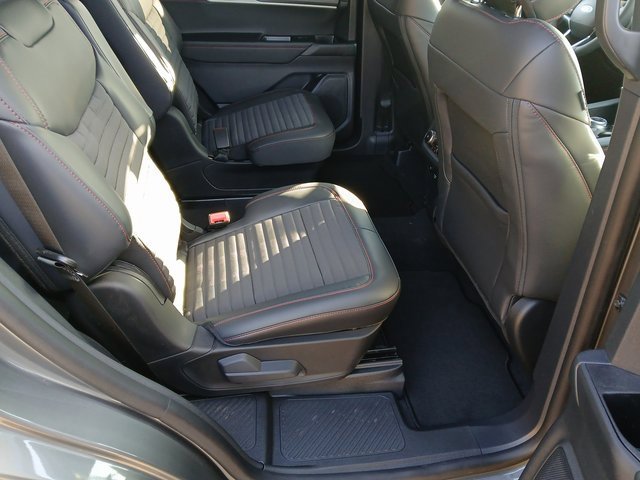 New 2025 Ford Explorer ST-Line w/ Premium Package image 33