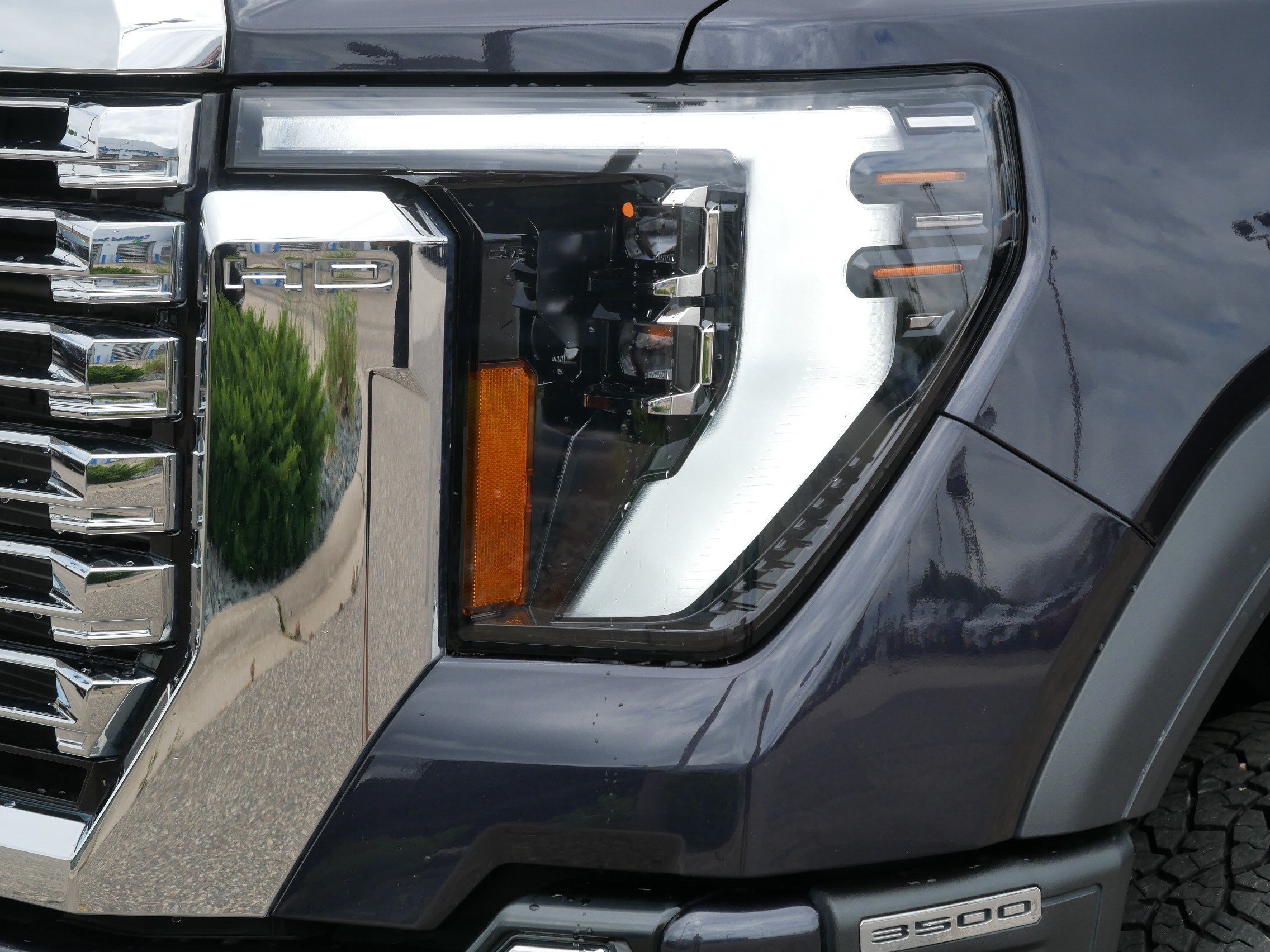 Used 2025 GMC Sierra 3500 Denali w/ Denali Reserve Package AWD/4WD image 16