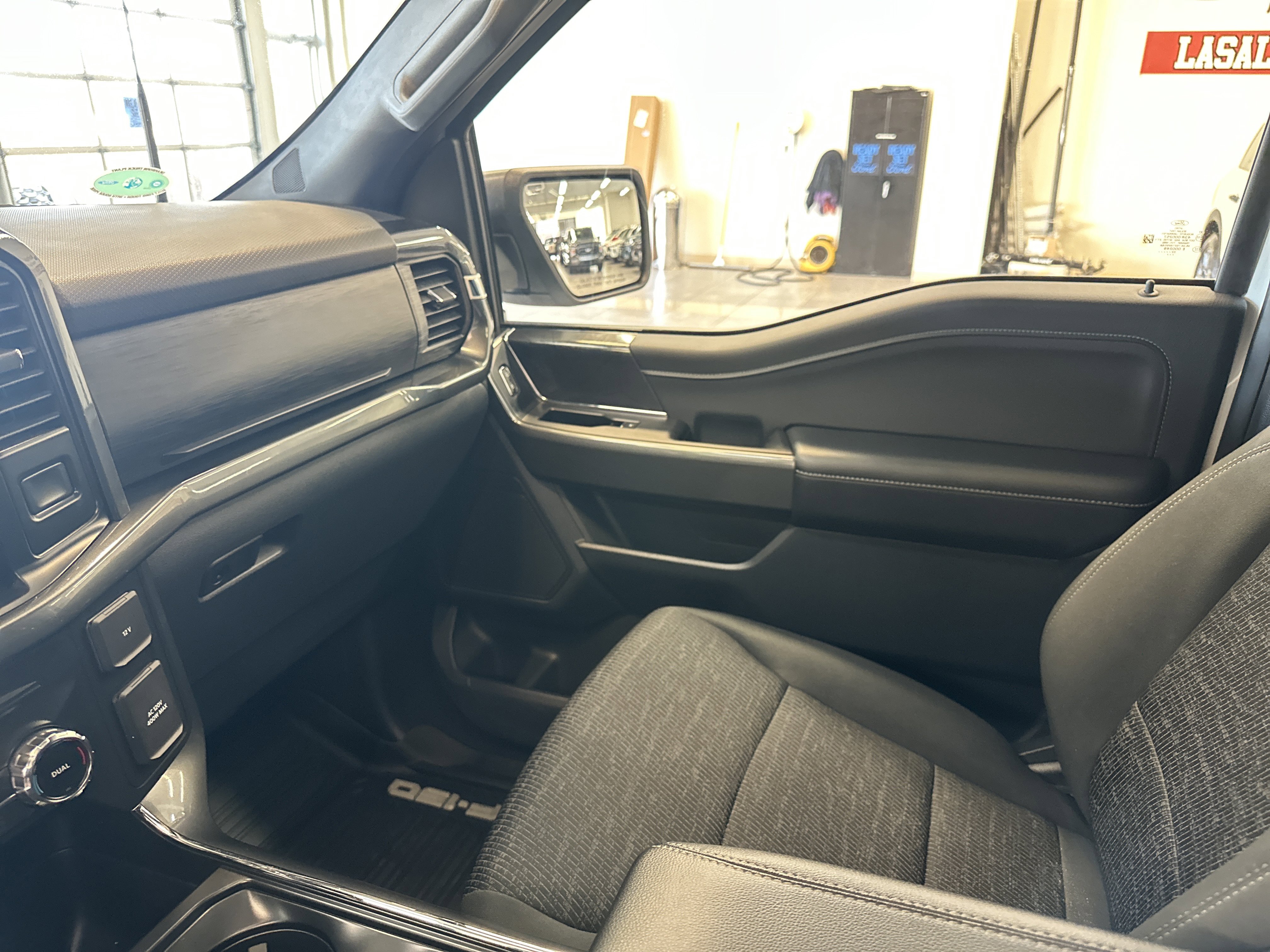 Used 2022 Ford F150 XLT w/ Equipment Group 302A High image 29