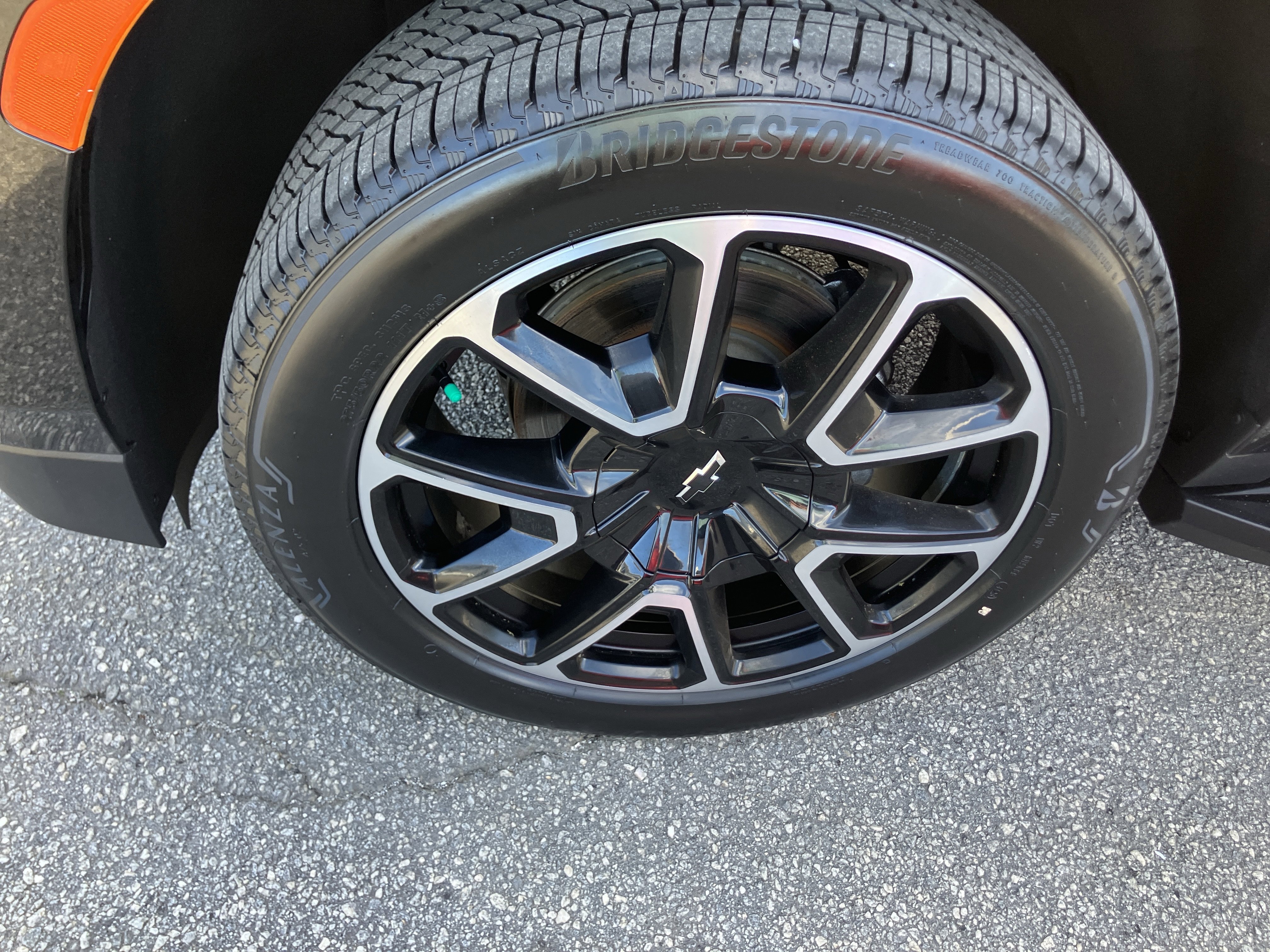 Used 2023 Chevrolet Tahoe RST w/ Luxury Package image 2